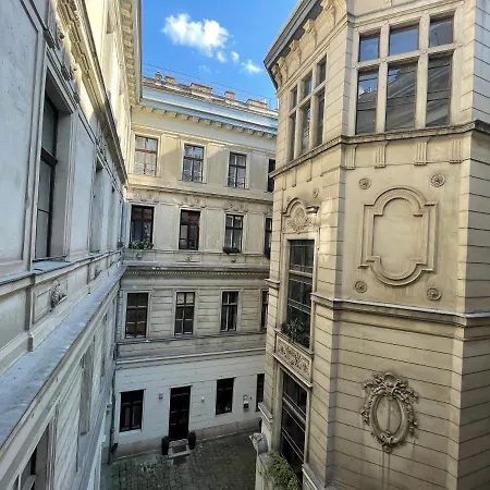 A5 - - Hostaid * Budapest