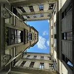 A5 - - Hostaid Apartment *
