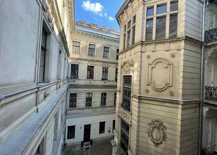 A5 - - Hostaid * Budapesta